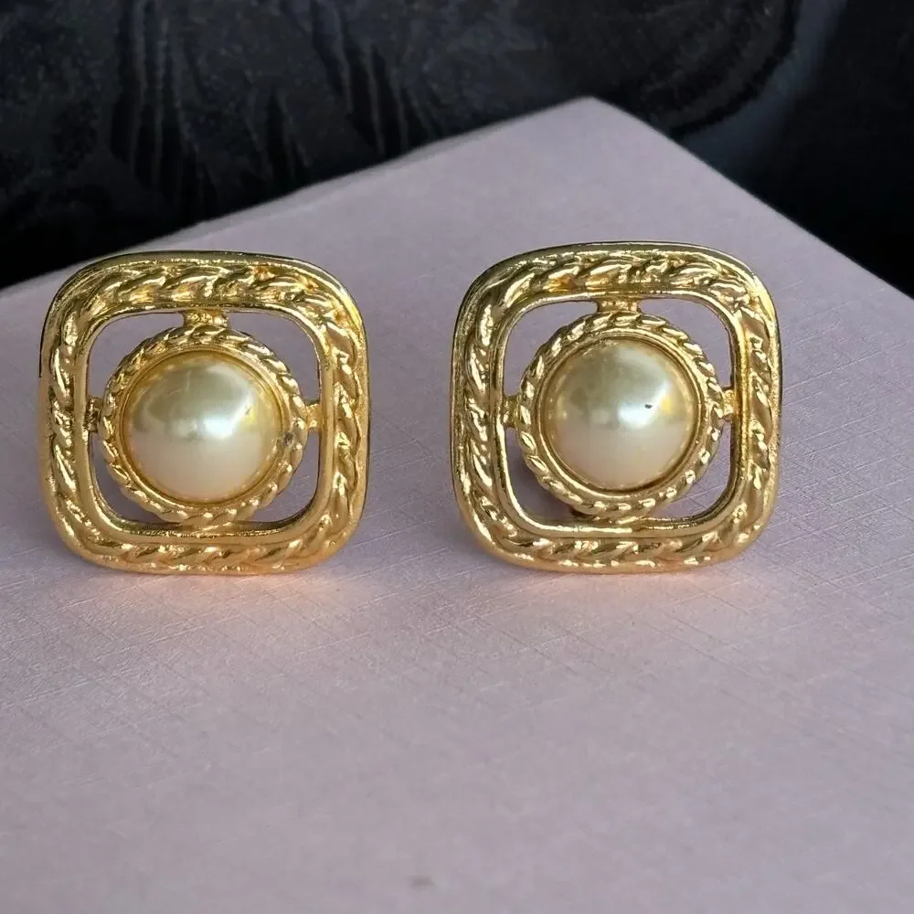 Vintage 1980s Retro Gold Tone Ornate Square Pearl Clip Earrings